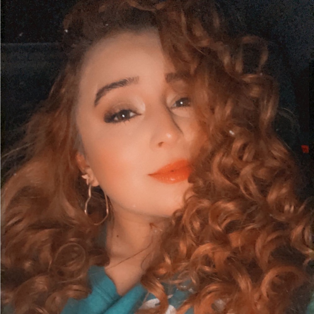 Meet your Posher, Lilia